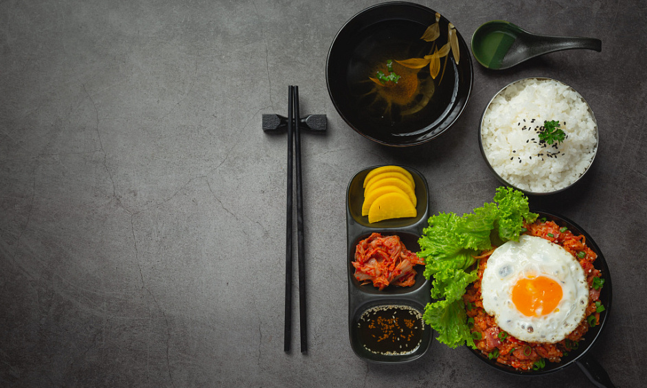 Restaurant asiatique, loyer très bas, emplacement de premier choix près du centre commercial - (Cml 11504) À vendre 1