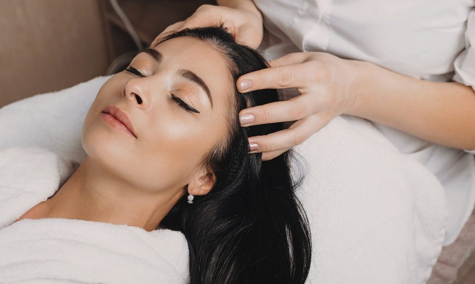 Salon de coiffure & massage avec grand espace, emplacement de choix sur la rue principale - (Cml 11339) À vendre 1