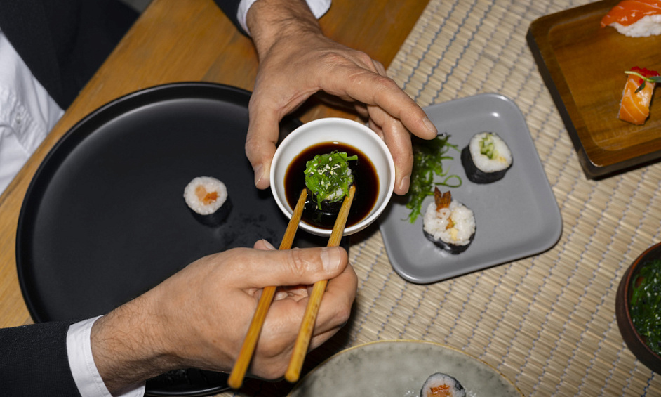 Une Boutique De Sushis Qui Coche Toutes Les Cases – Qu'Attendez-Vous? - (Cml 11374) À Vendre 1